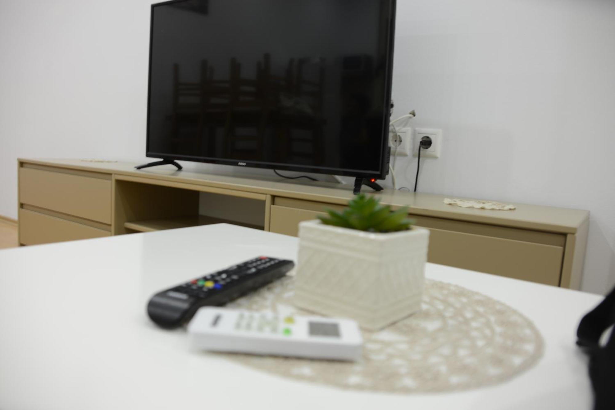 Mane Apartments Sarande Luaran gambar
